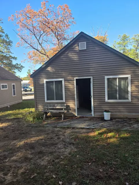 5115 S Straits Hwy #CABIN 2, Indian River, MI 49749