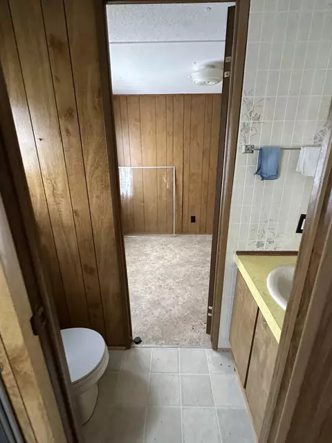 Bath - 4251 W Pinecrest Rd, Grayling, MI 49738 photo 2 of 3