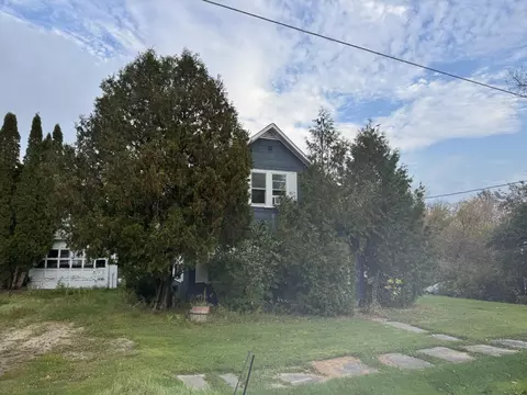 320 N Pleasant St, Pickford, MI 49774