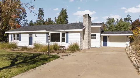 848 Woodland Dr, Gaylord, MI 49735