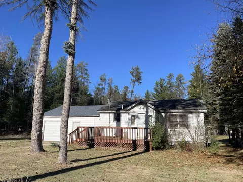 101 E Sunset Dr, Roscommon, MI 48653