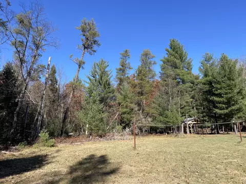 Exterior - 101 E Sunset Dr, Roscommon, MI 48653 photo 3 of 3