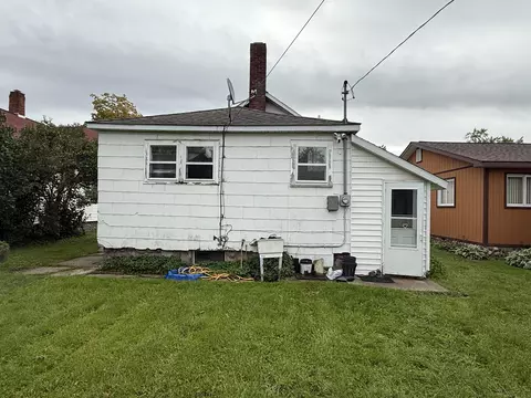 124 S B St, Cheboygan, MI 49721 photo 18