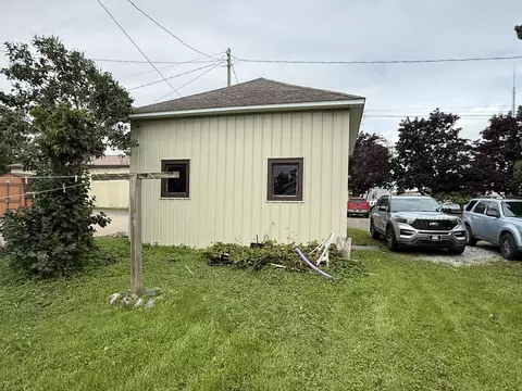 124 S B St, Cheboygan, MI 49721 photo 17