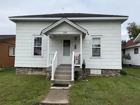124 S B St, Cheboygan, MI 49721
