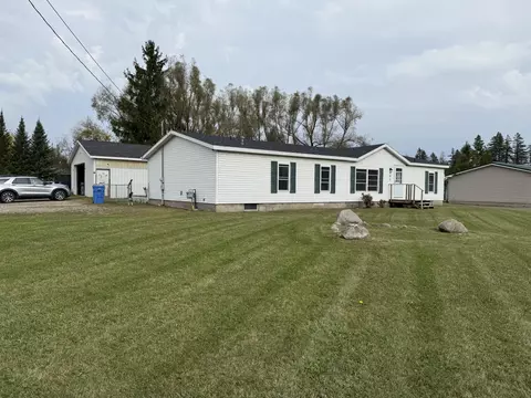 990 W State St, Cheboygan, MI 49721