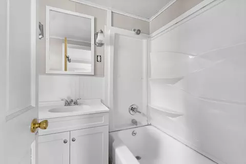 214 N E St, Cheboygan, MI 49721 photo 11