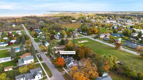 214 N E St, Cheboygan, MI 49721 photo 39