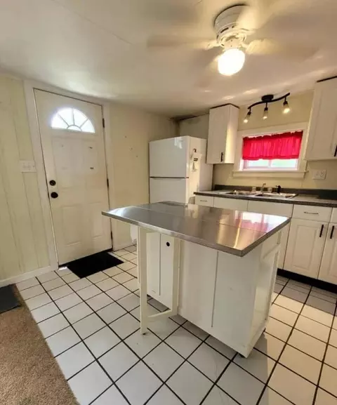 Kitchen - 2887 E M-72 Hwy, Grayling, MI 49738 photo 2 of 2