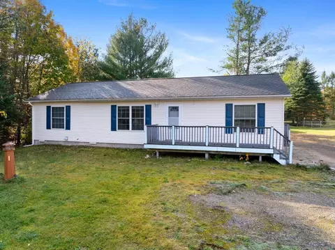 3079 Parrotts Pointe, Indian River, MI 49749