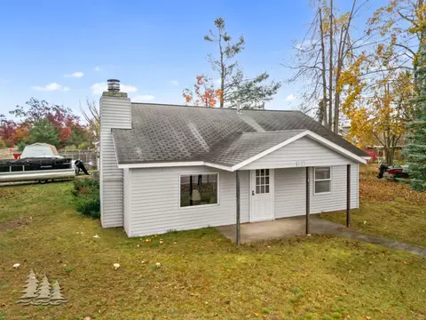 3153 Jenson St, Lewiston, MI 49756