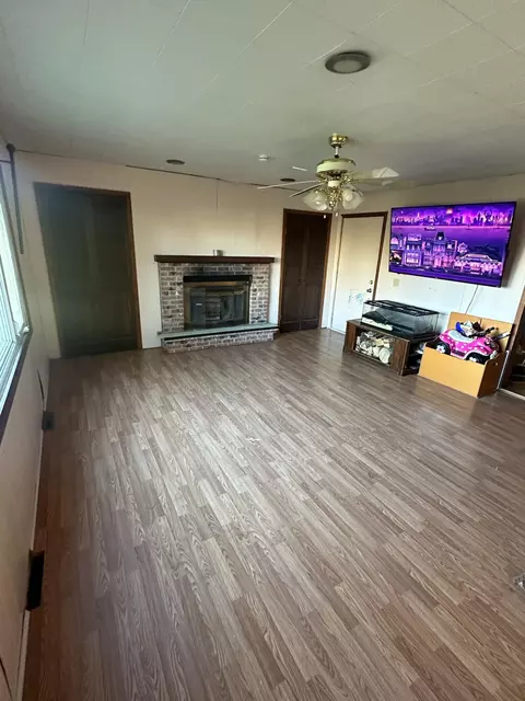Living - 419 Obrien Dr, Cheboygan, MI 49721 photo 3 of 5