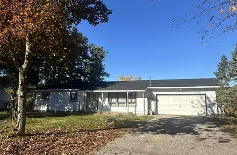 419 Obrien Dr, Cheboygan, MI 49721