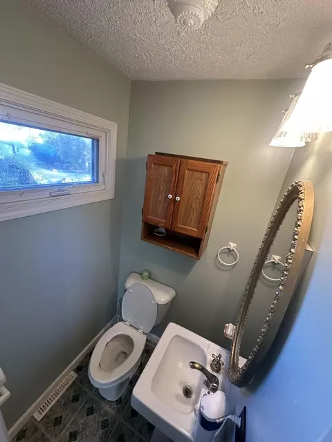 Bath - 419 Obrien Dr, Cheboygan, MI 49721 photo 3 of 3