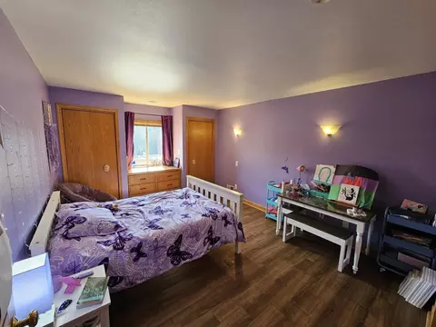 Bedroom - 6249 W Pine Point Rd, Grayling, MI 49738 photo 3 of 6