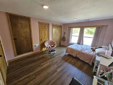 Bedroom - 6249 W Pine Point Rd, Grayling, MI 49738 photo 6 of 6