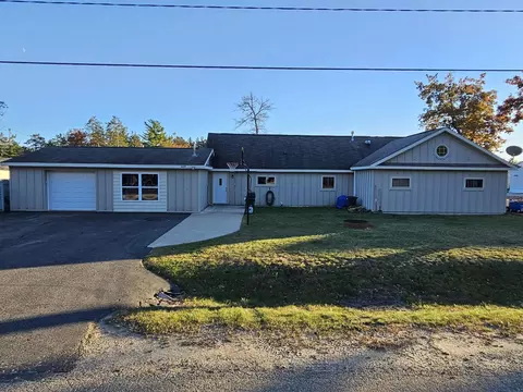 6249 W Pine Point Rd, Grayling, MI 49738