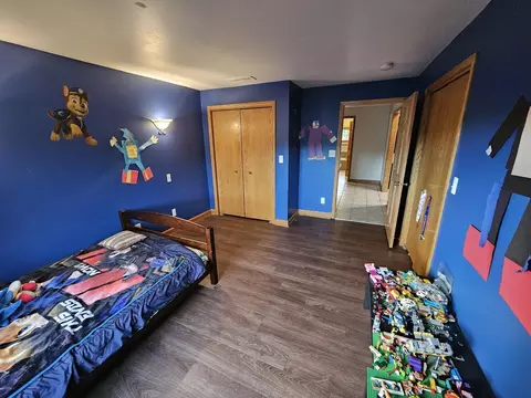 Bedroom - 6249 W Pine Point Rd, Grayling, MI 49738 photo 4 of 6