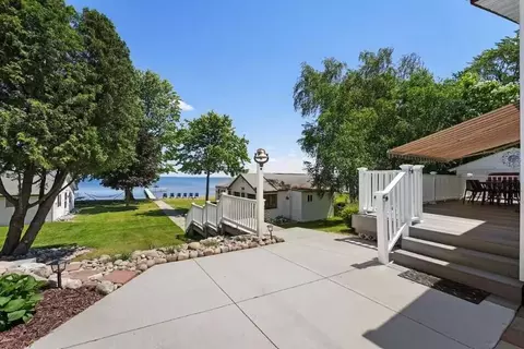 6120 W Houghton Lake Dr, Houghton Lake, MI 48629
