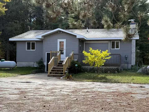 10386 Inverness Trail Rd, Cheboygan, MI 49721