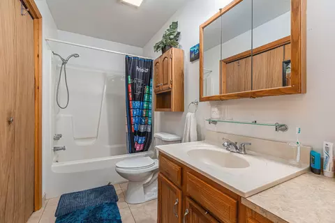 Bath - 121 Black Squirrel Ct, Roscommon, MI 48653 photo 1 of 1