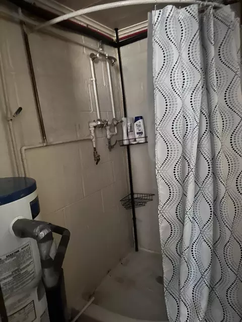 Bath - 335 Wilcox Dr, Mio, MI 48647 photo 2 of 2