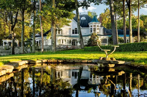 3063 Red Pine Point Dr, Indian River, MI 49749