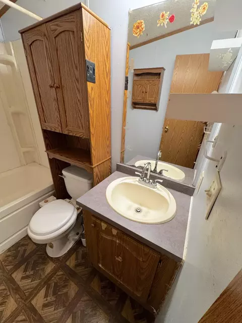 Bath - 10285 Scanlon Dr, Cheboygan, MI 49721 photo 1 of 4