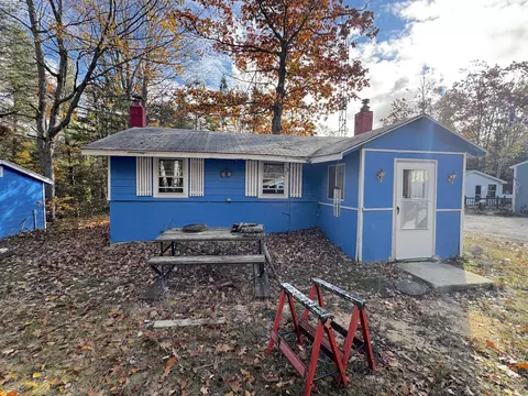 Exterior - 10285 Scanlon Dr, Cheboygan, MI 49721 photo 4 of 9