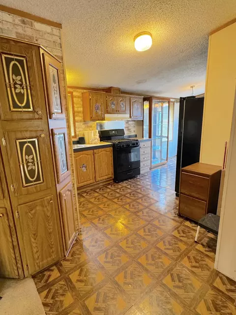 Kitchen - 10285 Scanlon Dr, Cheboygan, MI 49721 photo 4 of 6