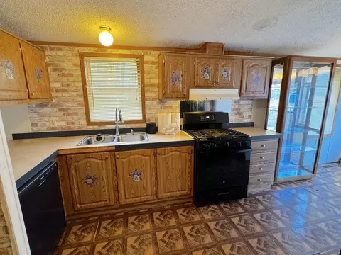 Kitchen - 10285 Scanlon Dr, Cheboygan, MI 49721 photo 6 of 6