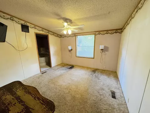 Bedroom - 10285 Scanlon Dr, Cheboygan, MI 49721 photo 2 of 4