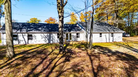 2385 W Houghton Lake Dr, Houghton Lake, MI 48629
