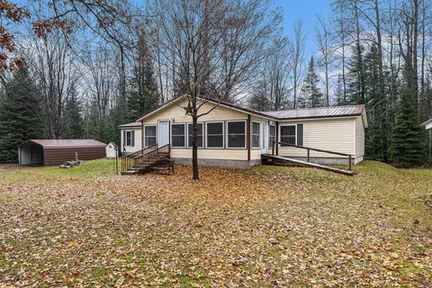 5524 Chickasaw Trl, Frederic, MI 49733