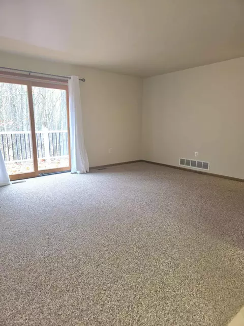 411 Peach Rd, Roscommon, MI 48653 photo 2