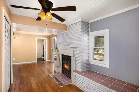 2015 Forest Rd, Lansing, MI 48910 photo 9