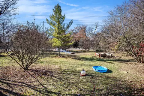 2015 Forest Rd, Lansing, MI 48910 photo 33