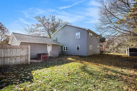 2015 Forest Rd, Lansing, MI 48910 photo 28