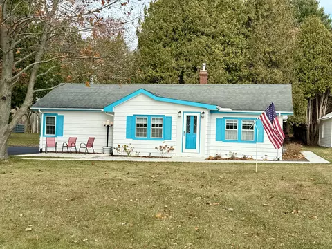308 W Main St, Harrisville, MI 48740