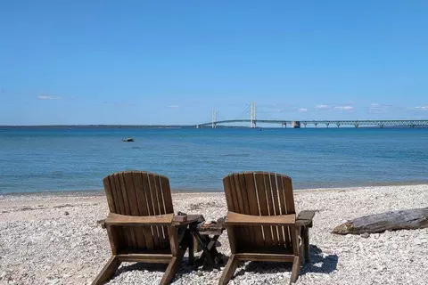 416 Lakeside Dr, Mackinaw City, MI 49701