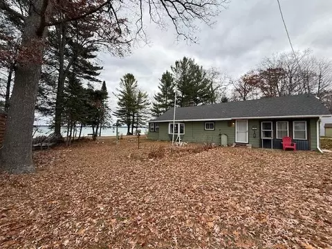 439 Sam-o-set Blvd, Roscommon, MI 48653