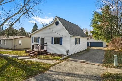 315 S 4th St, West Branch, MI 48661