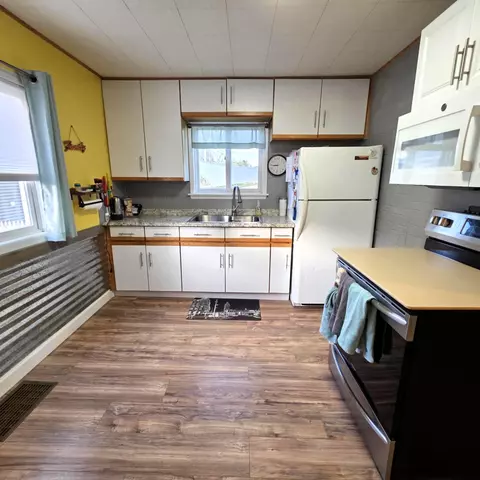 218 E Parson St, Alpena, MI 49707 photo 3