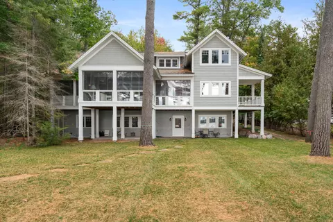 6613 Hillside Ave, Indian River, MI 49749