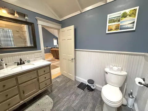 Bath - 2564 E Brutus Rd, Alanson, MI 49706 photo 2 of 2