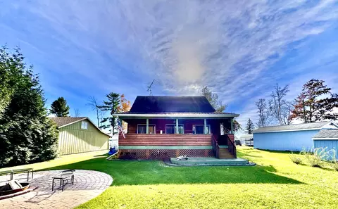 10874 Park Place Dr, Evart, MI 49631