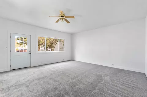 214 E State St, Cheboygan, MI 49721 photo 4