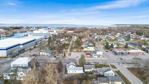 214 E State St, Cheboygan, MI 49721 photo 37