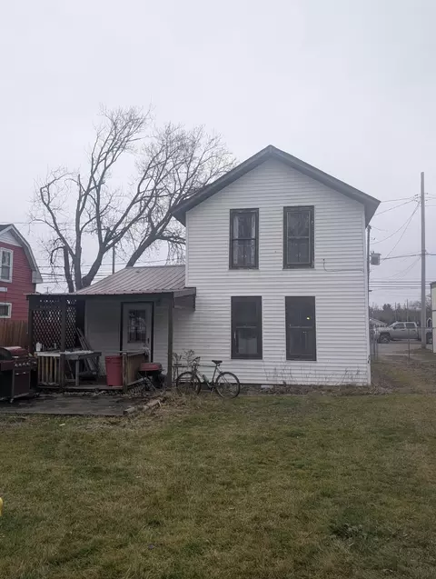 Exterior - 206 N Main St, Roscommon, MI 48653 photo 2 of 7