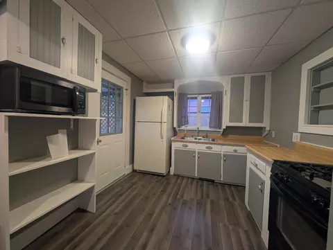 Kitchen - 206 N Main St, Roscommon, MI 48653 photo 2 of 2